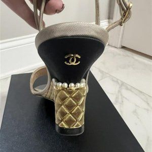 NIB - Gorgeous Chanel Pearl and Gold Wedges - Collector's Dream